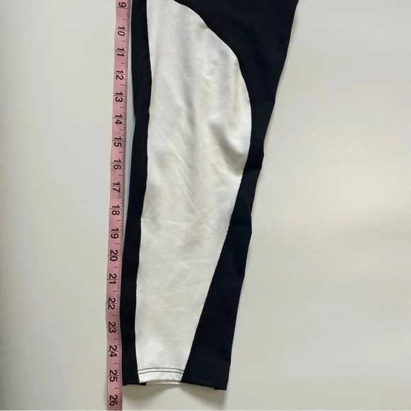 Electric & Rose Large Sunset High Rise Legging Black and White - Picture 5 of 7